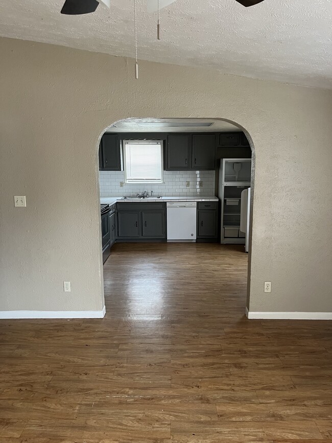 Building Photo - 2809 W Stan Schlueter Loop