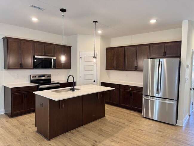Foto del edificio - 3 Bed, 2.5 Bath 1 car garage townhome in Clayton's Ashcroft community!