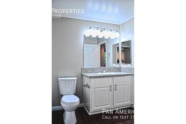 Foto del edificio - 26130 Laguna Ct