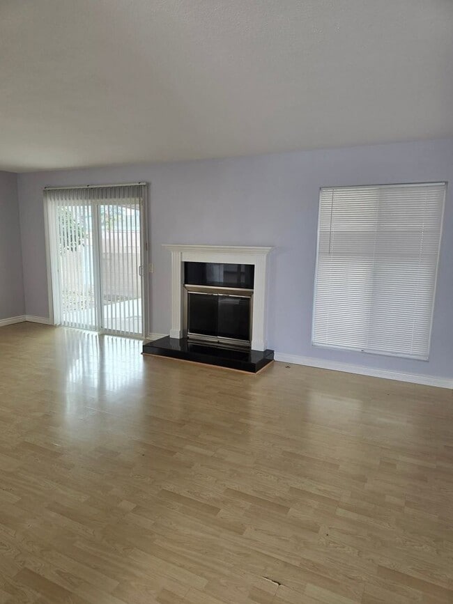 Building Photo - 10207 Ashdale St