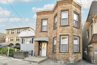 Building Photo - 1137 50th St