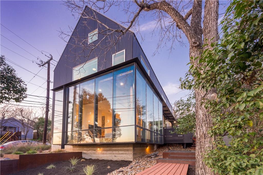 Foto principal - 2700 E 12th St