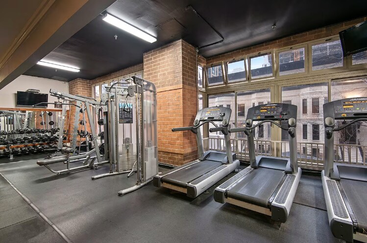 Foto principal - 103 W Chestnut St