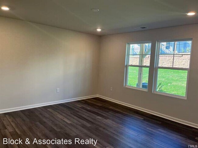 Building Photo - 4 br, 3.5 bath House - 3044 Castle Loch Lane