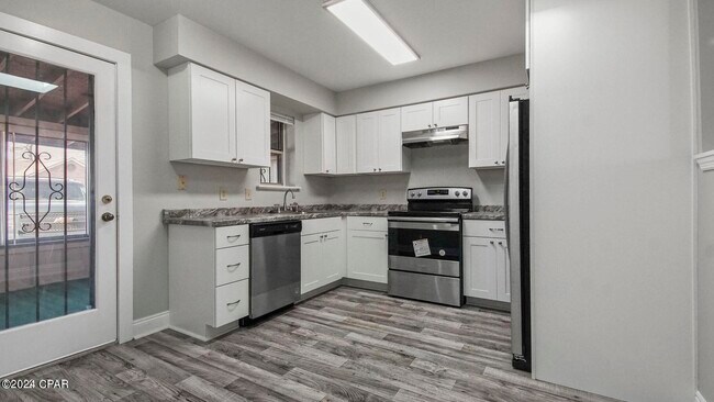 Foto del edificio - 4047 Woodville Ln