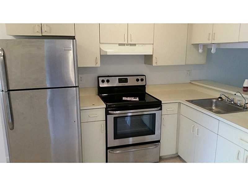 Foto principal - 4195 Lakeside Dr