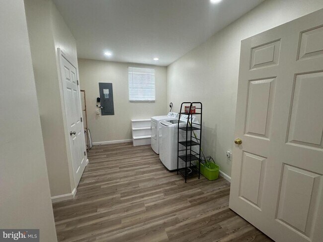 Foto del edificio - 7505 Redland Park Pl