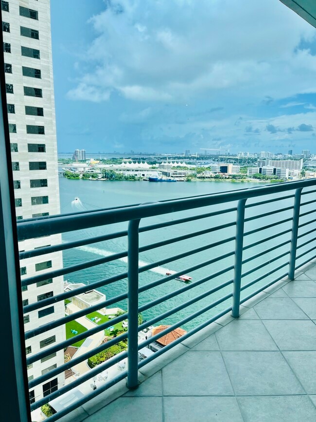 Photo - 335 S Biscayne Blvd Apartment