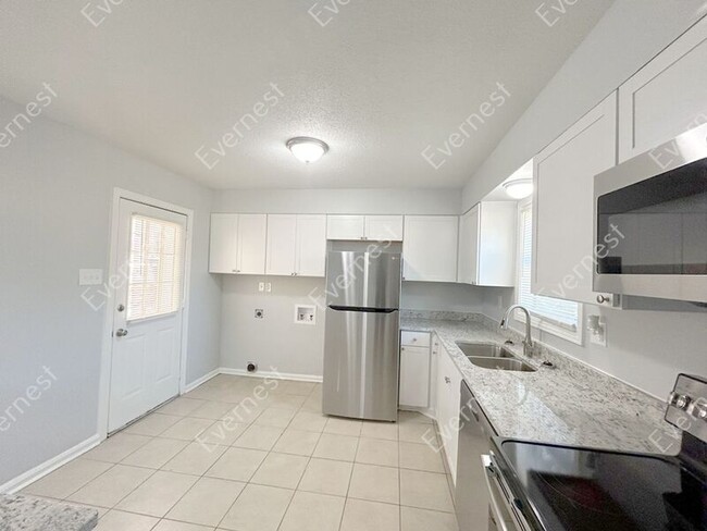 Building Photo - 7571 Rockingham Dr