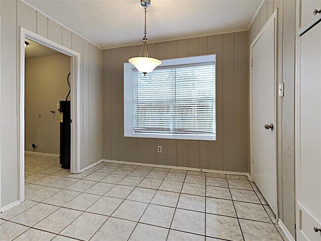 Building Photo - 415 Dorsal Way