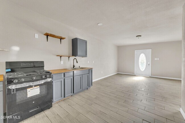 Foto del edificio - 8827 Mt Elbert Dr