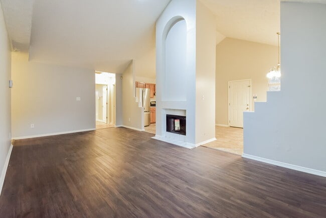 Building Photo - 3069 Oakvale Heights