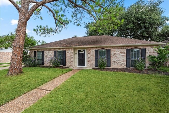 Foto del edificio - 2219 Briarview Dr