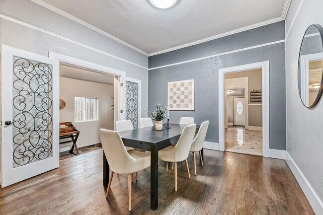 Foto del edificio - Updated Historic 5BR Near Downtown Denver & Light Rail! June Move-in Special!