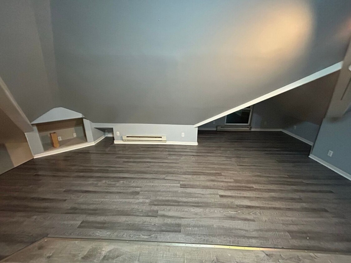 Foto principal - 516 W 3rd St