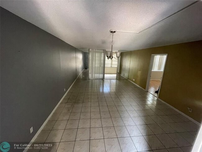 Foto del edificio - 1000 NW 80th Ave