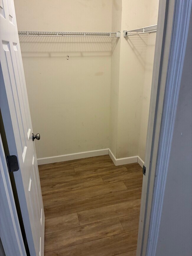 Foto del edificio - 1120 Marathon Dr