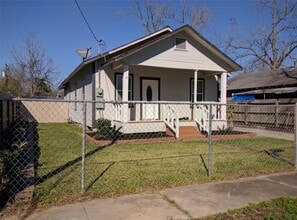Building Photo - 218 E Wright Ave