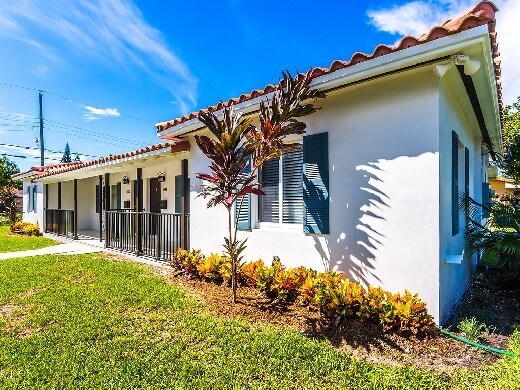Building Photo - 1660 SW 31st Ave