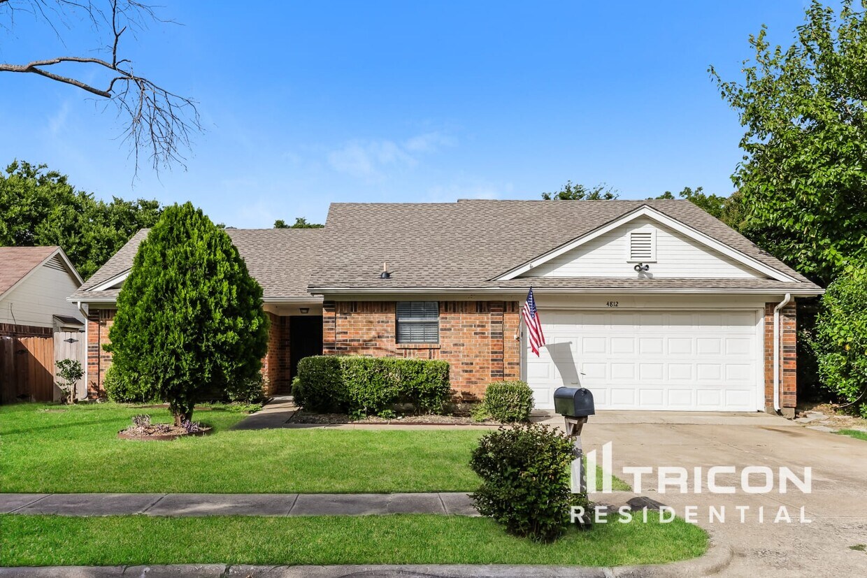Primary Photo - 4812 Waxwing Dr