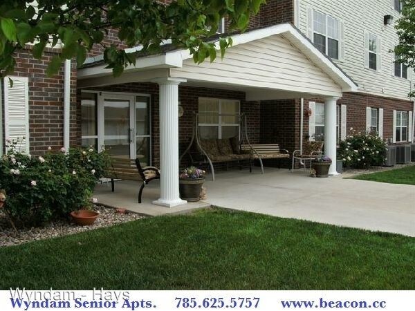 Foto principal - 2734 Hall St
