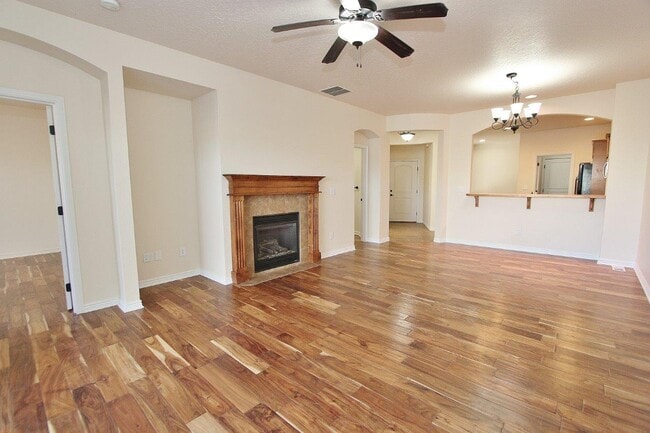 Foto del edificio - 2122 W Pine Ave