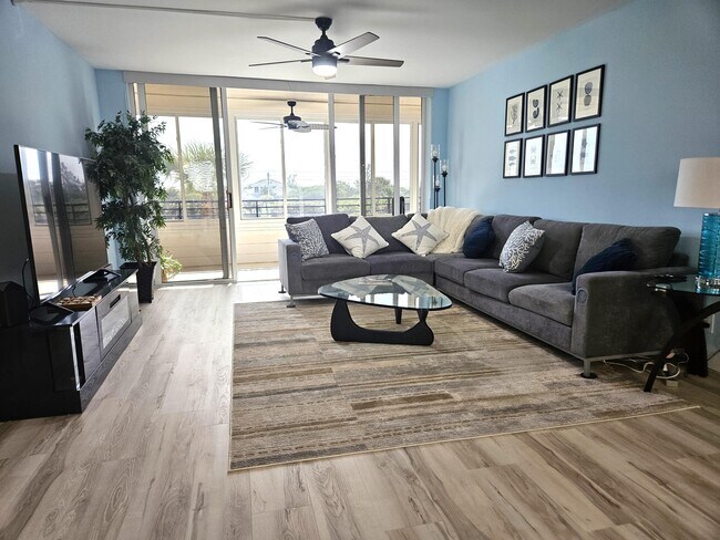 Foto del edificio - 1357 NE Ocean Blvd