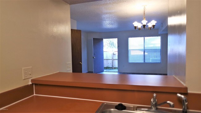 Building Photo - 1357 Kingsley Ave