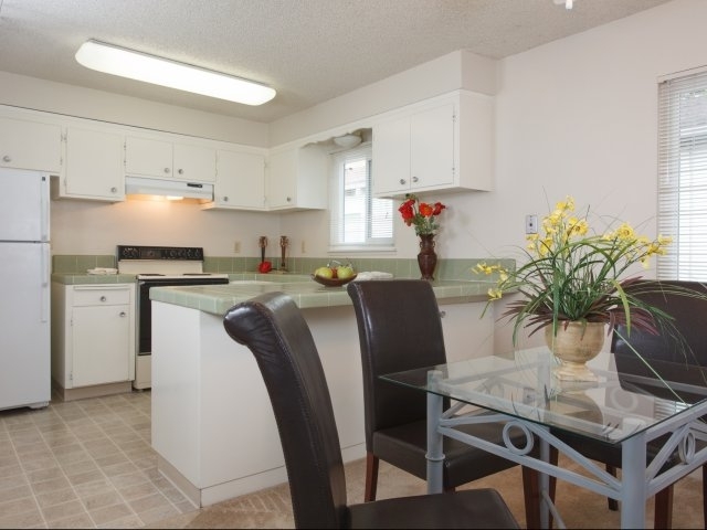 Living Area - Redwood Park Apartments