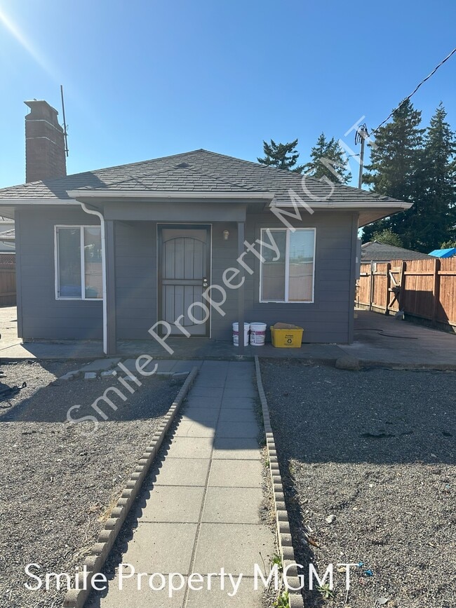 Building Photo - 2835 SE 122nd Ave