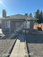 Building Photo - 2835 SE 122nd Ave
