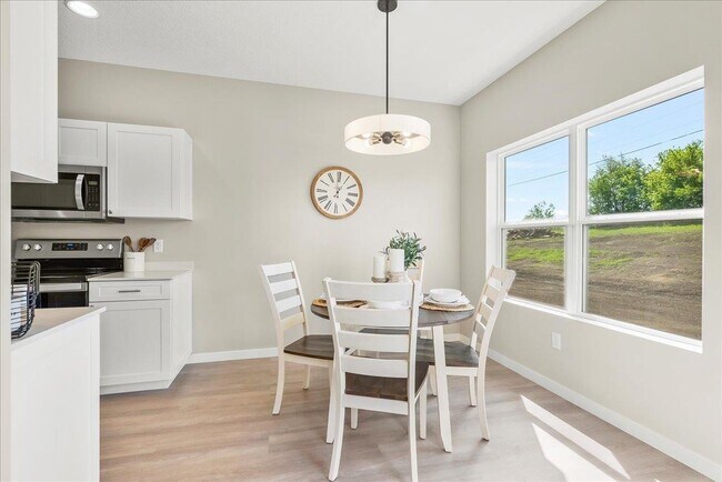 Foto del edificio - 715 Spruce Needle Ln