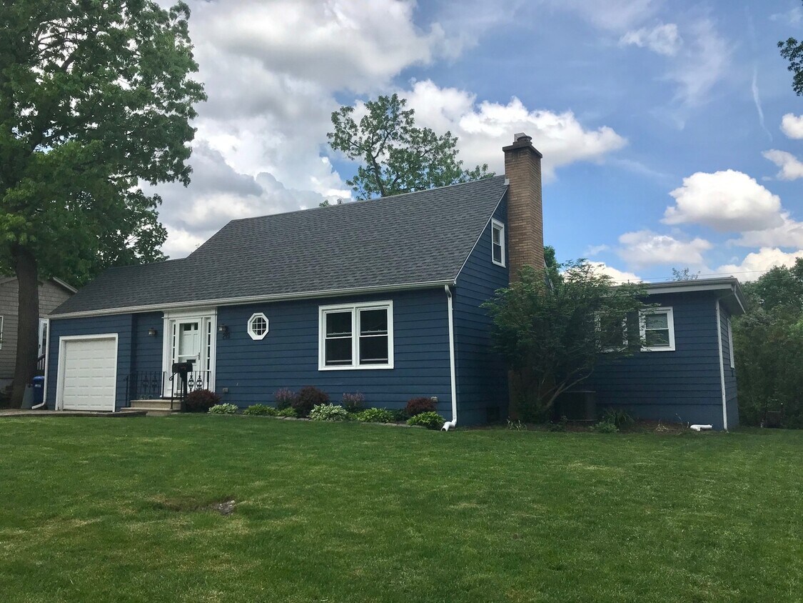 Primary Photo - 213 Delcy Dr