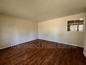 Building Photo - 236 Ramona Dr