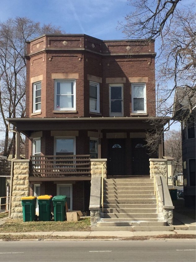 Primary Photo - 111 N Center St