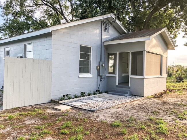 Building Photo - 12848 Florida Ave