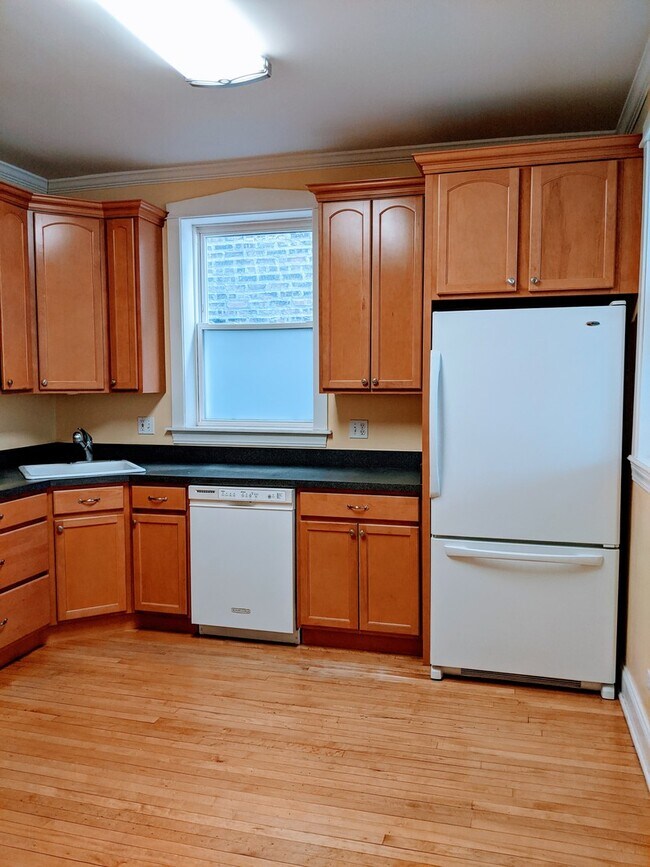 Foto del edificio - 3541 N Oakley Ave