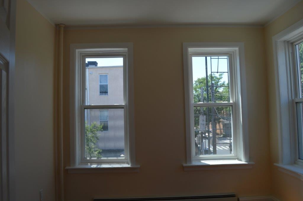 Foto principal - 60-50 68th Rd
