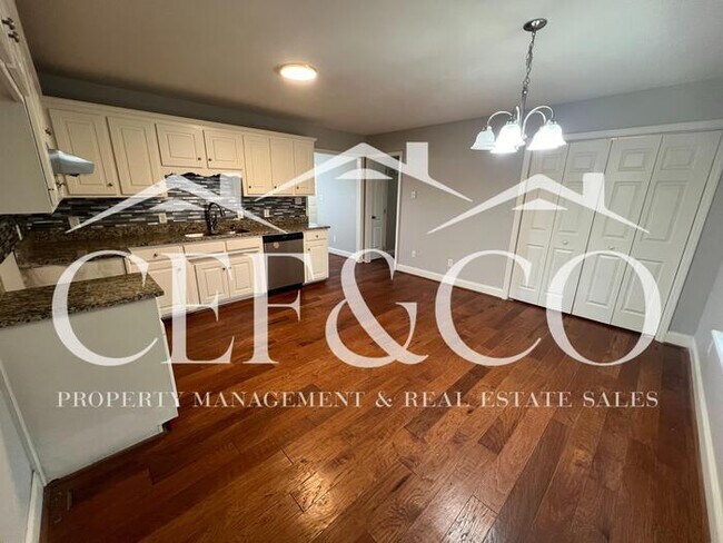 Foto del edificio - 5359 Parris Bridge Rd