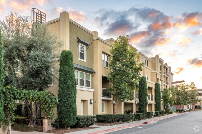 Building Photo - 12842 Palm St