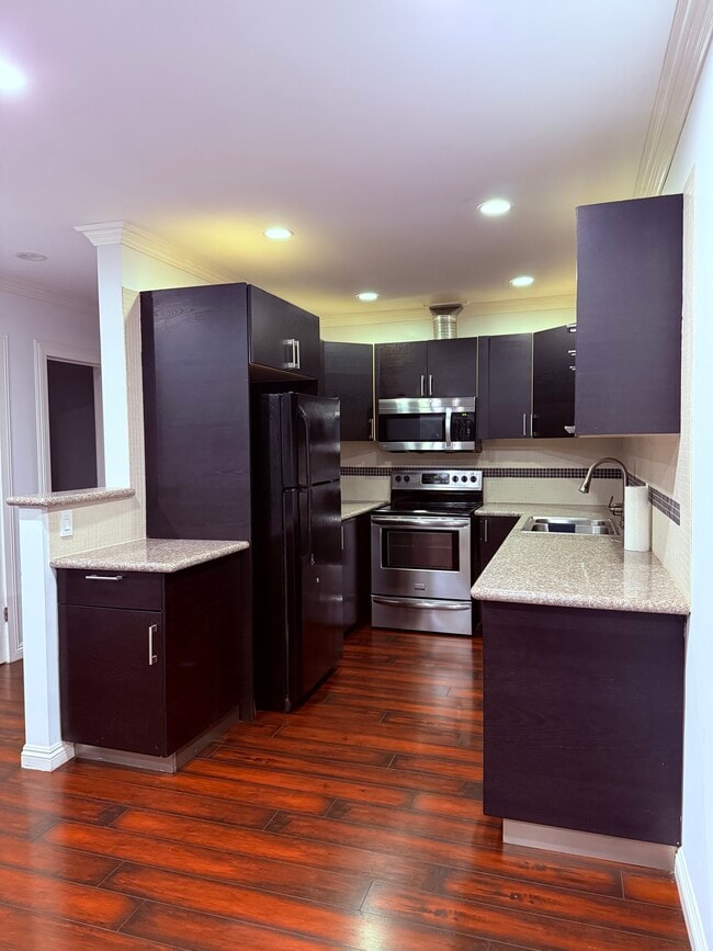 Building Photo - 5651 Windsor Way