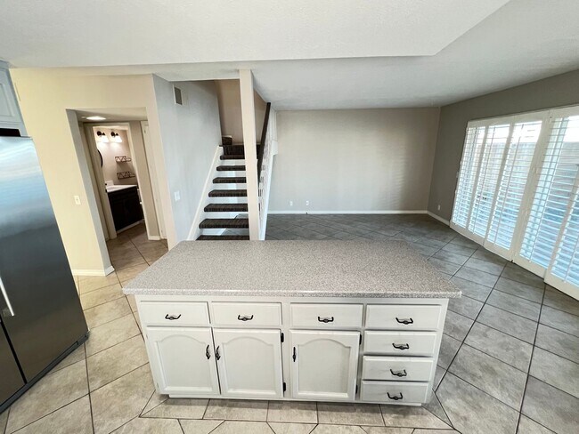 Foto del edificio - Dazzling Lake Summit Lake View Single Family Home!