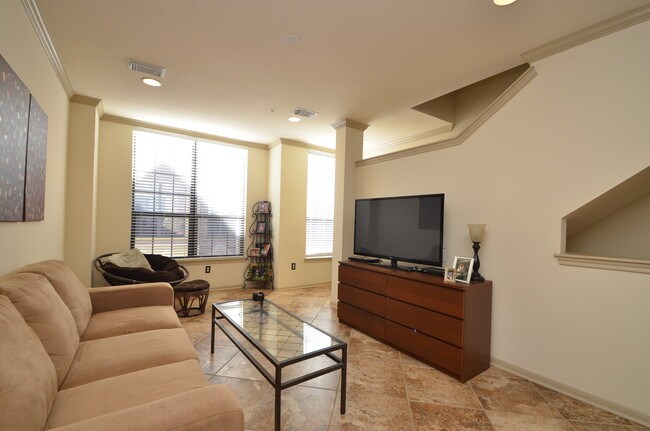 Foto del edificio - 4812 La Branch St