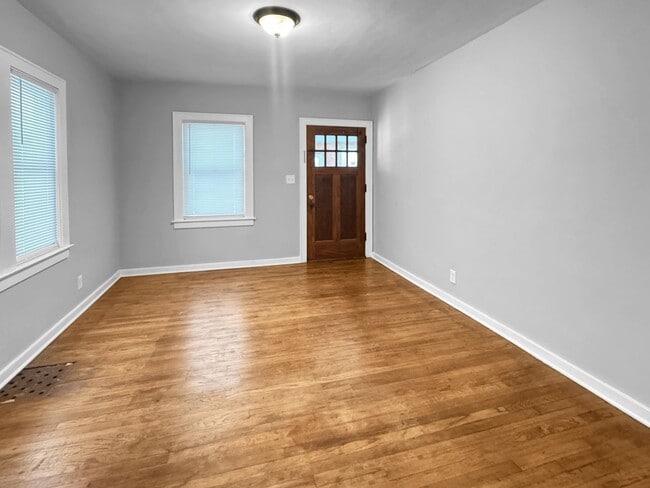 Foto del edificio - 857 Lyon St NE