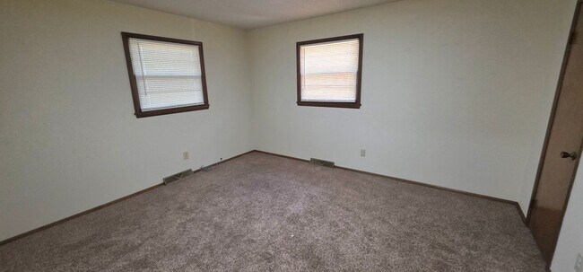 Foto del edificio - 2 Bedroom House! Yard Care Included!  $895!