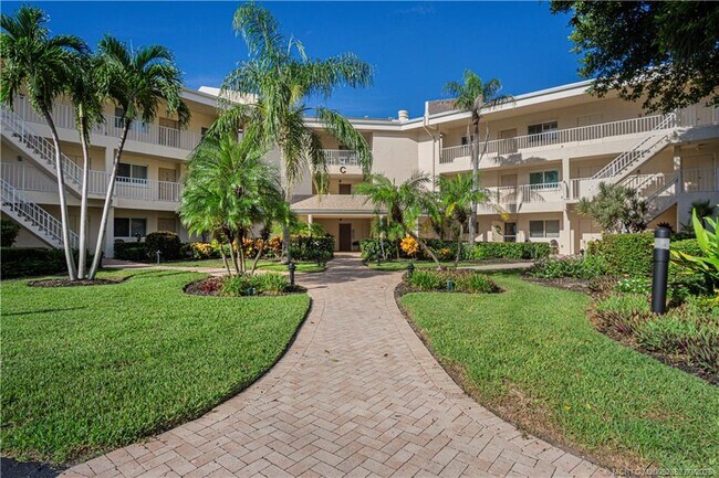 Foto del edificio - 2370 NE Ocean Blvd