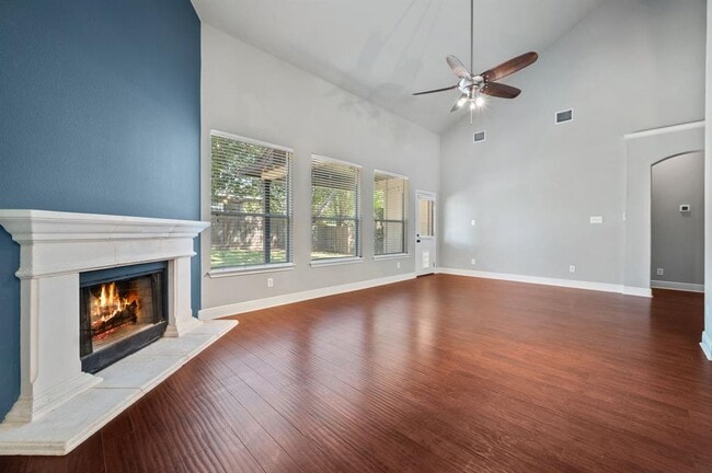 Foto del edificio - 2016 Melissa Oaks Ln