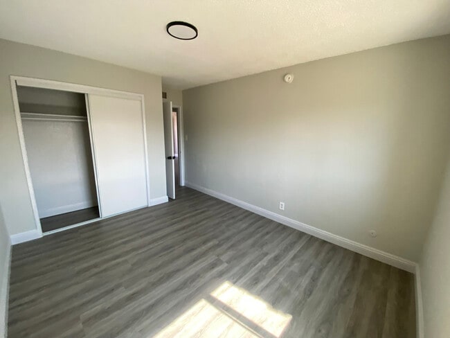 Foto del edificio - 1226 W 98th St