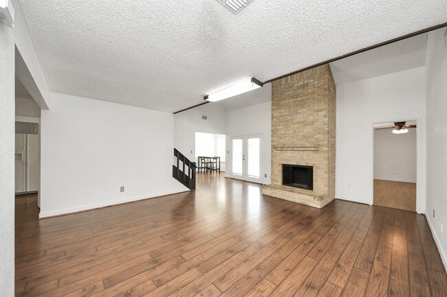 Building Photo - 6230 Grandvale Dr
