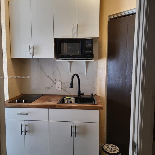 Foto del edificio - 315 NW 59th St